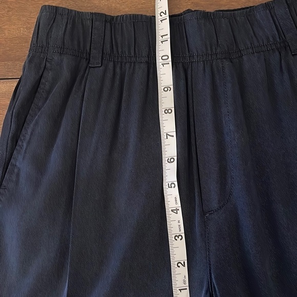 NWT GAP Navy Blue High Waisted LYOCELL Blend Pants Sz. 6 TALL 31” Inseam - Picture 10 of 16